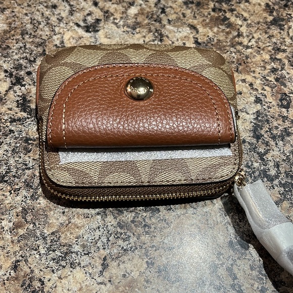 Coach Pennie Card Case In Signature Canvas - Picture 4 of 6